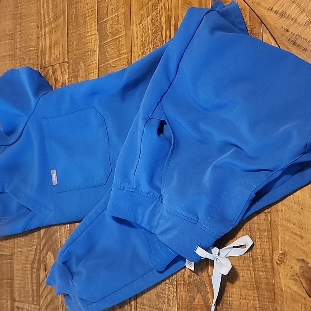 FIGS SCRUB SET